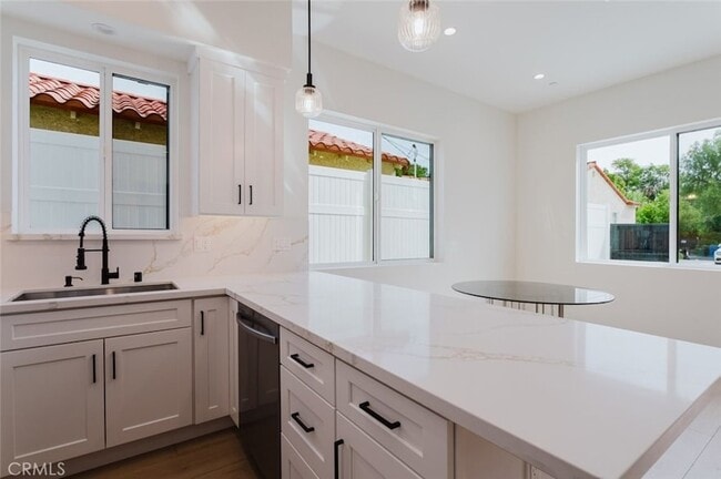 Building Photo - 6329 Ranchito Ave