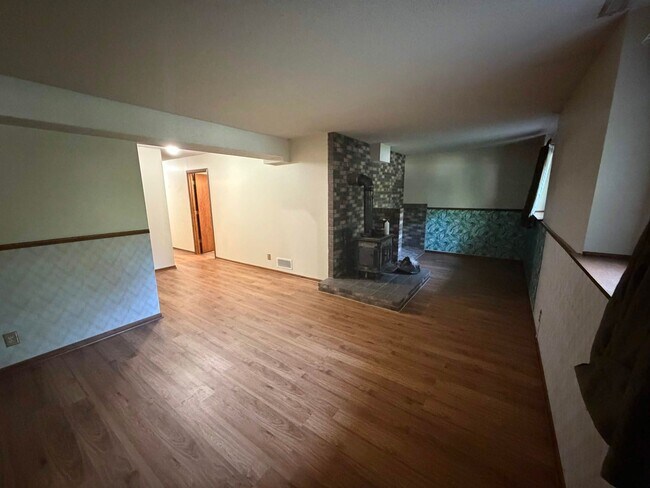 Building Photo - 3303 Eddy Ln