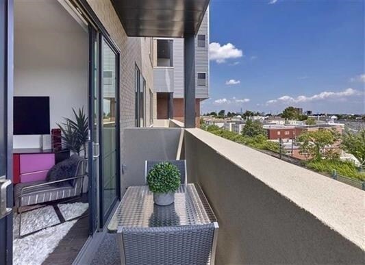 Building Photo - 250 AVENUE E