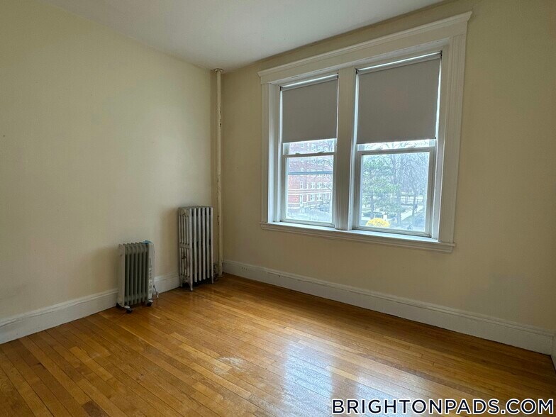 Building Photo - 127 Washington St