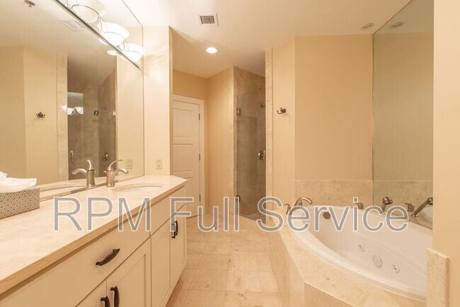 Building Photo - 110 31st Ave N