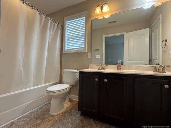 Building Photo - 579 Royal Birkdale Dr