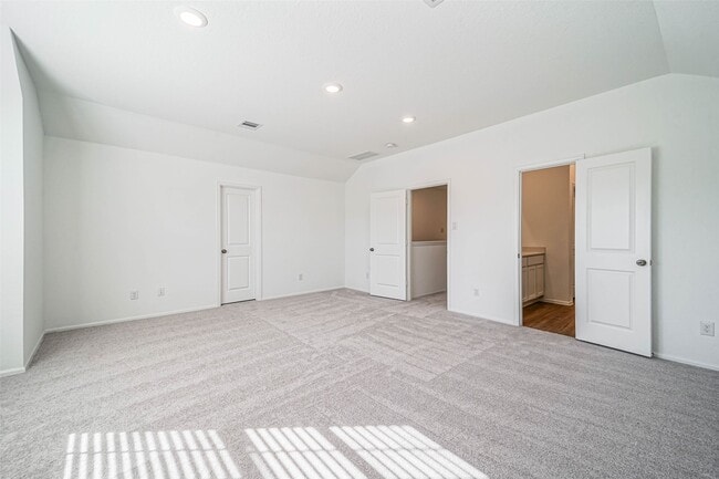 Building Photo - 2118 Fisher Bnd Dr