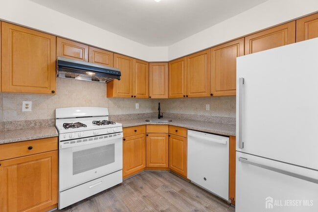 Building Photo - 65 Diamond Ln