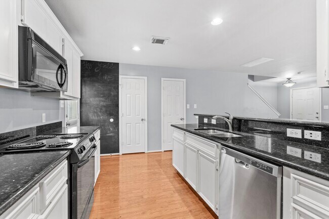 Building Photo - 1710 Redwing Cove Dr