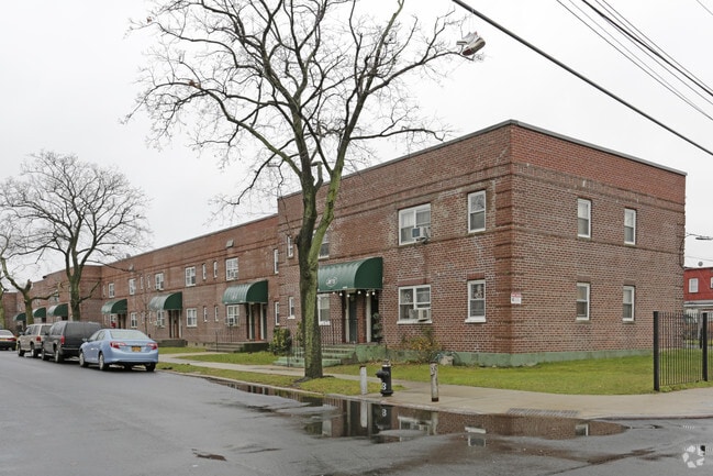 Primary Photo - Hollis Gardens