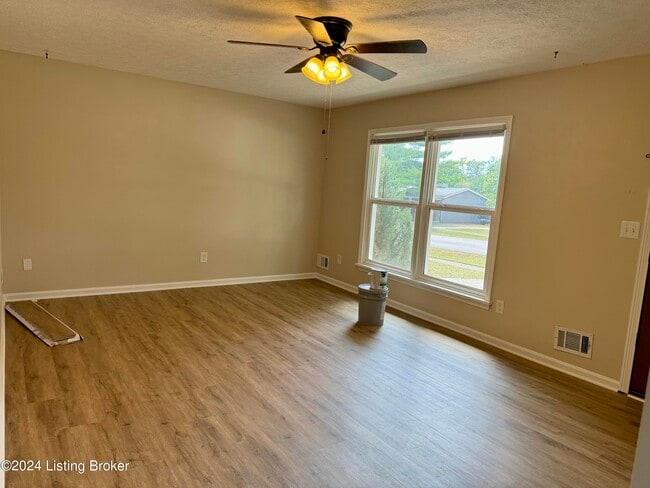 Building Photo - 8413 Cloverport Dr