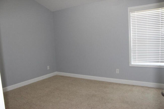 Building Photo - 648 Stonebriar Ave