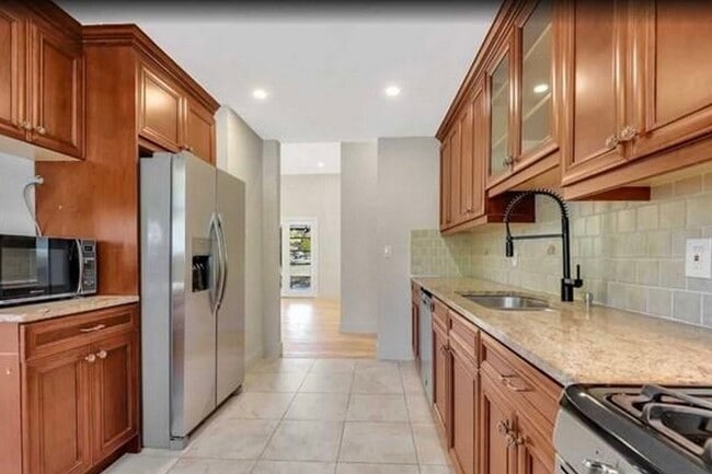 Building Photo - 22 Greentree Terrace
