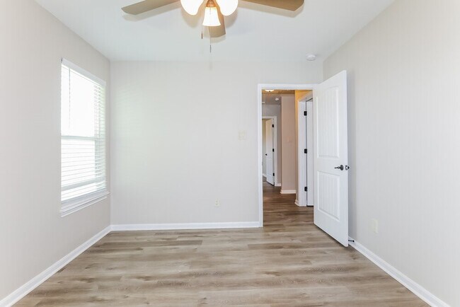 Building Photo - 18428 Sunrise Maple Dr