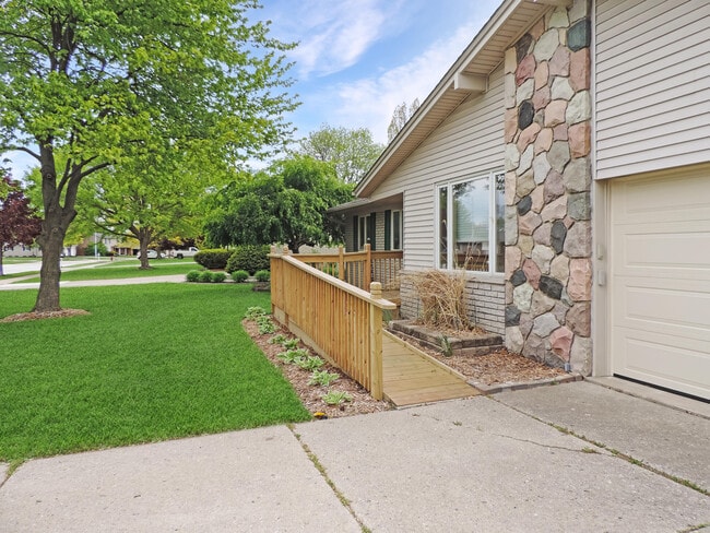Building Photo - 37183 Vargo