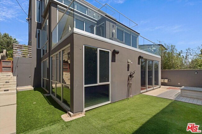 Building Photo - 8317 Delgany Ave