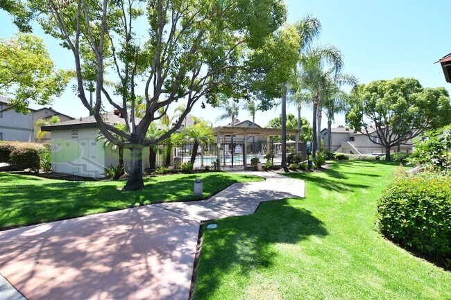 Building Photo - La Mesa | Rancho San Diego | End unit Cond...