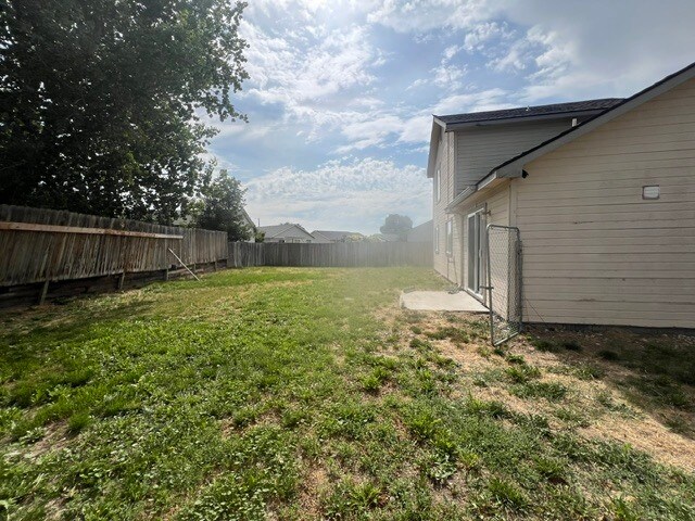 Building Photo - Spacious 3 Bedroom 2 Bath House for Rent in Nampa!