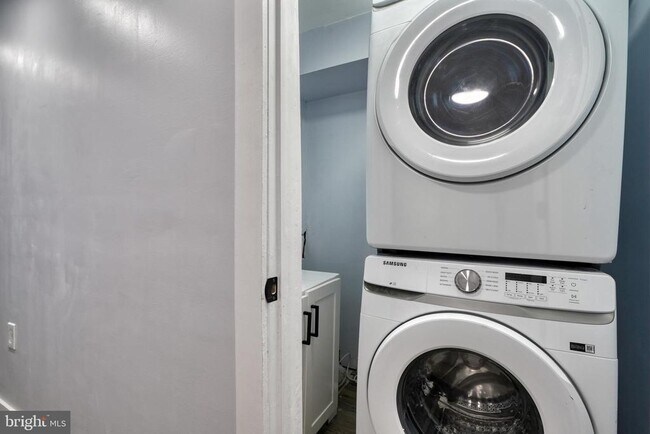 Building Photo - 1125 Washington Blvd