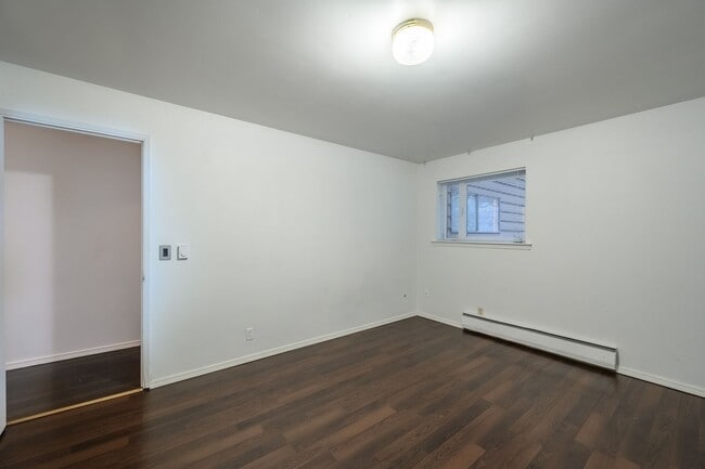 Building Photo - "Holiday Move-In Incentive – 50% Off First Month’s Rent"  Spacious 4-Bedroom Contemporary Home wi...