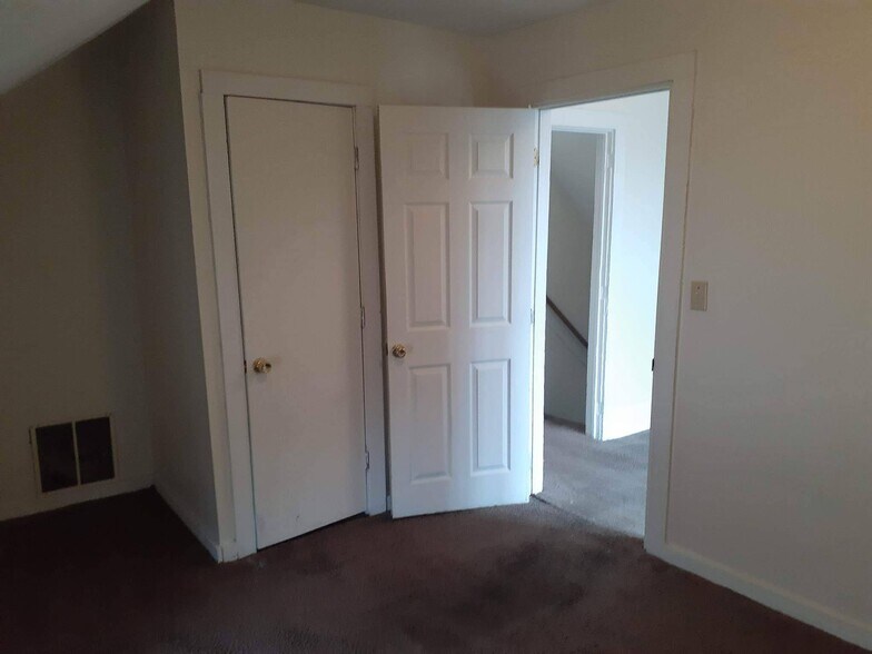 Building Photo - 51 Columbia St