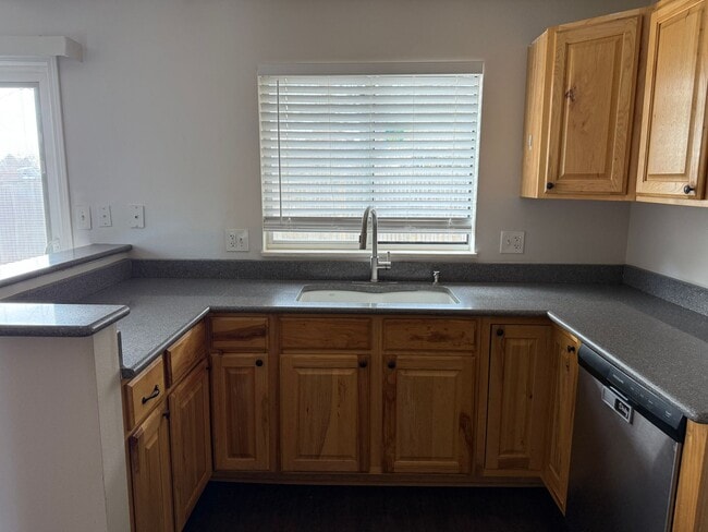 Building Photo - Beautiful Updated Beacon Hill Home - Newly...