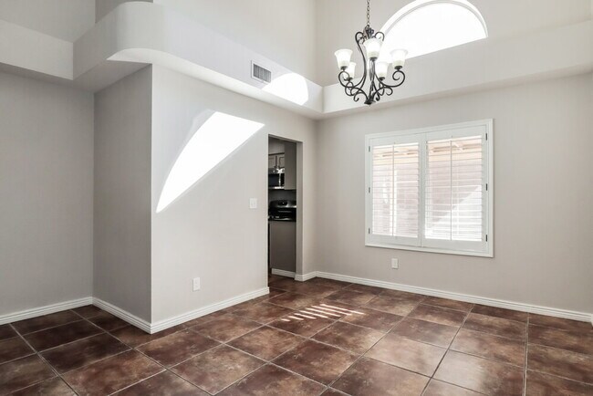 Building Photo - 2571 W Blaine Ct