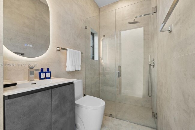 Building Photo - 2015 Country Club Prado