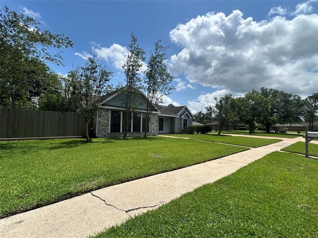 Building Photo - 2711 Laurel Creek Way