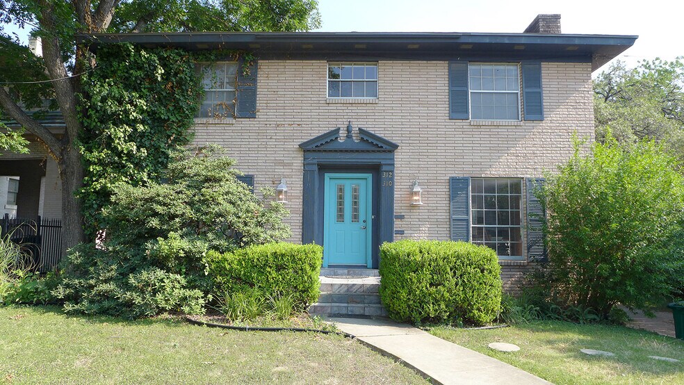 Building Photo - 310 West Mistletoe Avenue