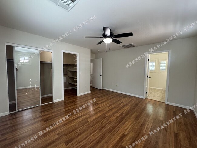 Building Photo - Contemporary Phoenix Living – Spacious 3BR...