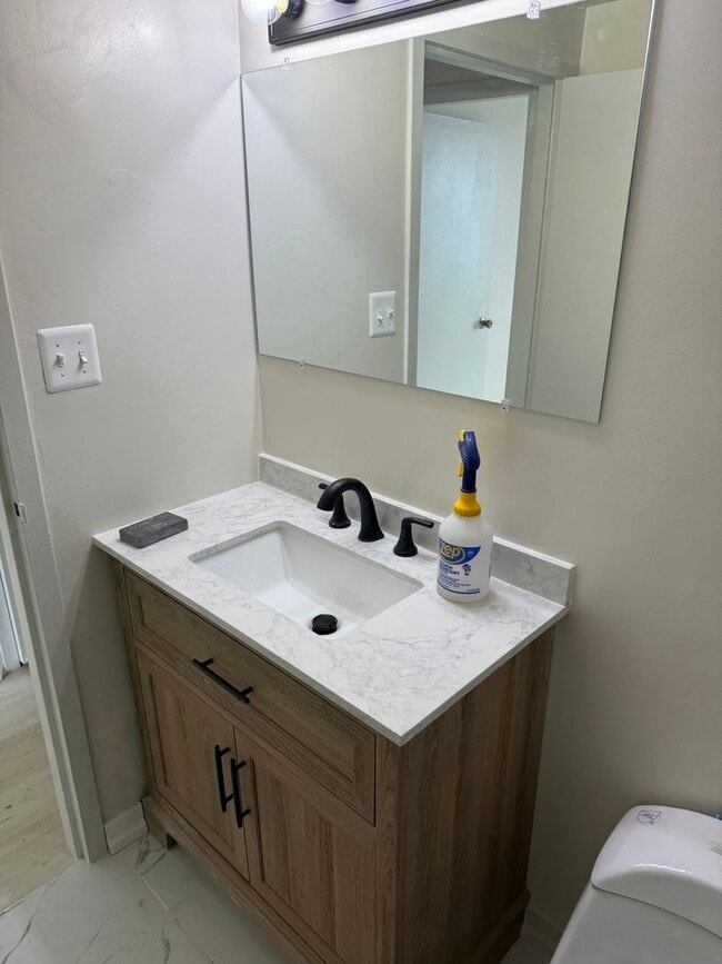 Building Photo - Beautiful Condo in Gaithersburg, MD