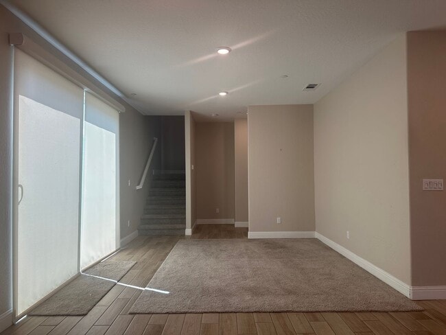 Building Photo - Modern home in a modern community featuring upgraded amities, solar, community pool + Close to Co...