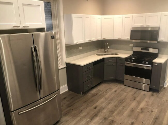 Building Photo - 2729 S Harding Ave