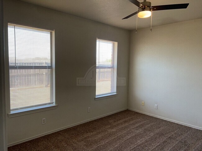 Building Photo - 915 McDaniel Cir