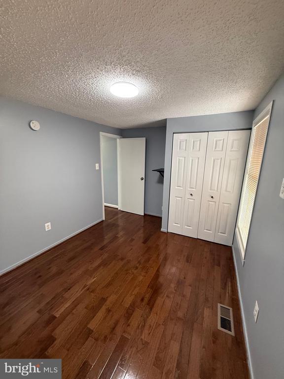 Building Photo - 1754 Abbotston St