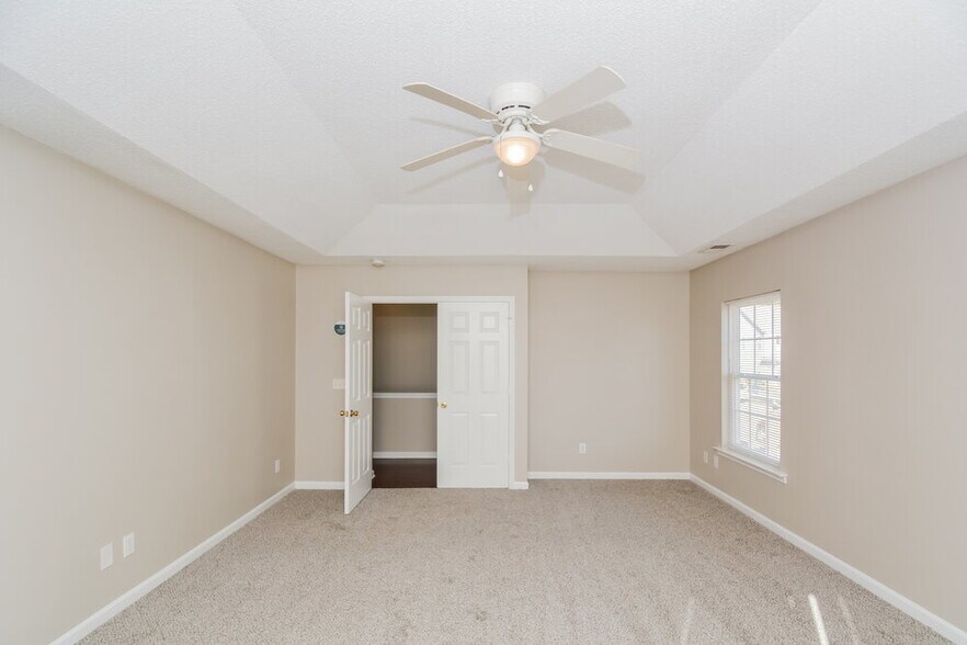 Building Photo - 6011 Paducah Dr