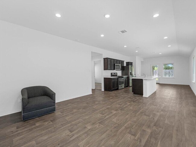 Building Photo - 16821 Short Pnes Dr