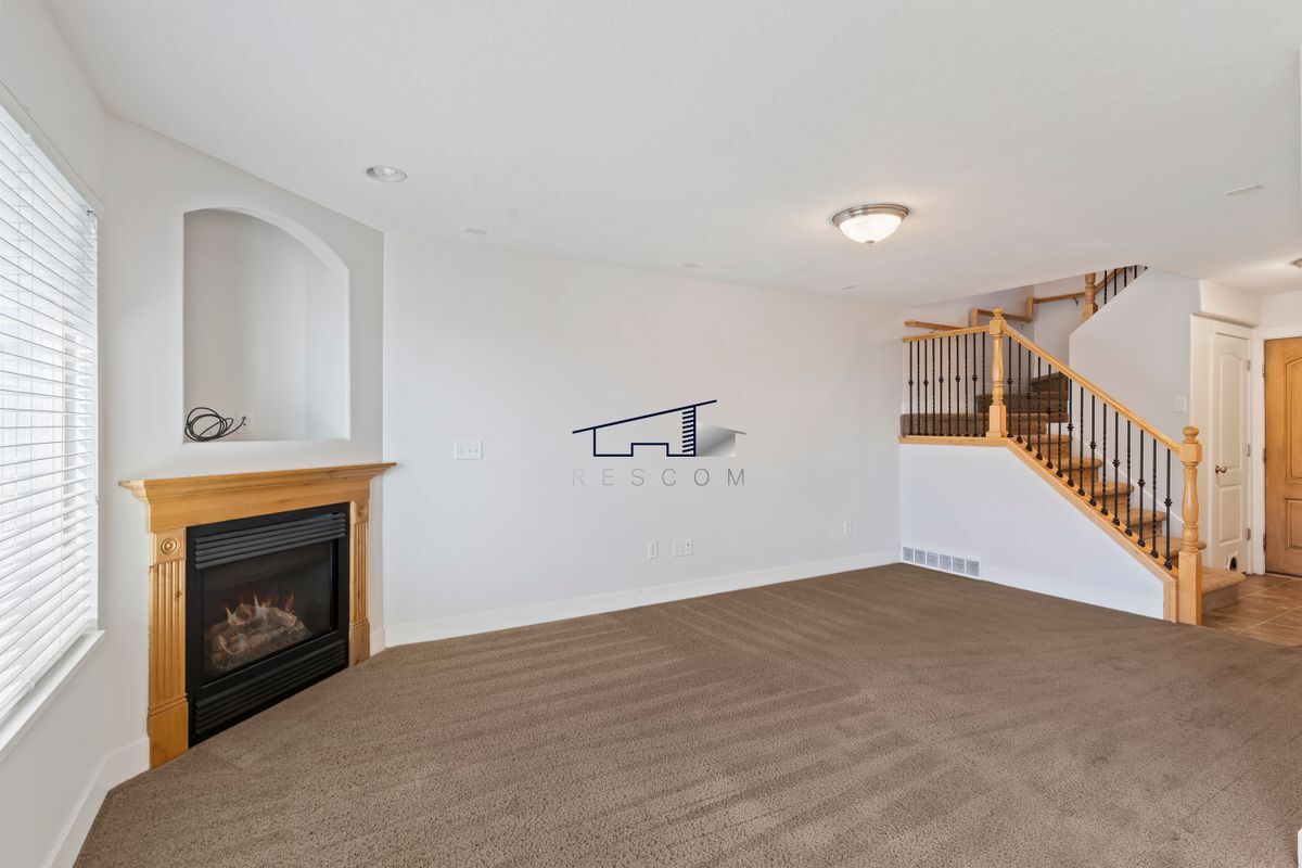 Building Photo - 1613 N 450 E