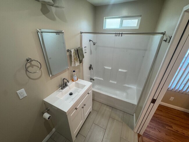 Building Photo - Beautiful 3 bedroom North Hollywood Home