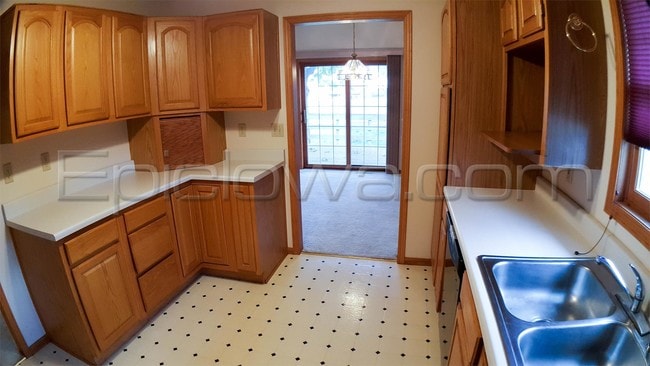 Building Photo - 1504 Brookdale Ln NE