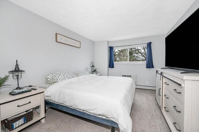 Building Photo - Nashua