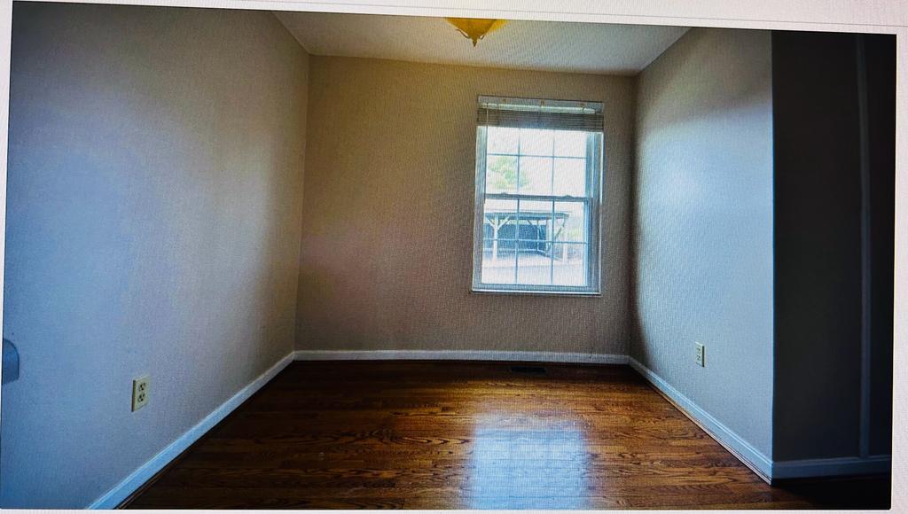 Building Photo - 8051 Hetz Dr