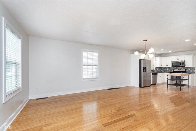 Building Photo - 1414 E 46th St