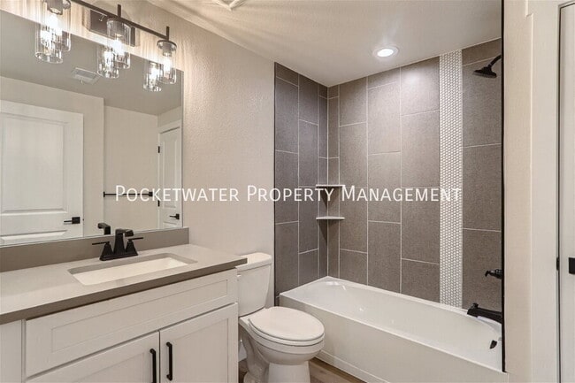 Building Photo - 1349 Baker St