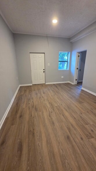 Building Photo - 1205 Valmar St