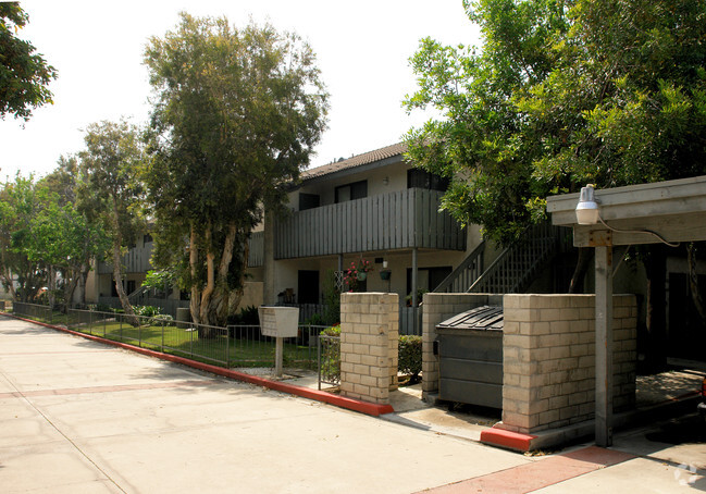 Building Photo - Pebblestone Apartments