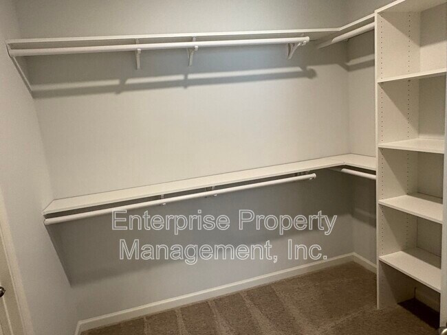 Building Photo - 55 Burr Oak Cv