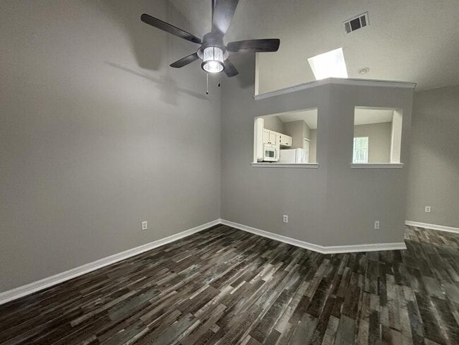Building Photo - 9600 River Walk Ct