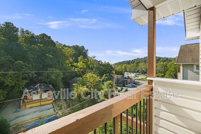 Building Photo - 84 Green Oak Rd