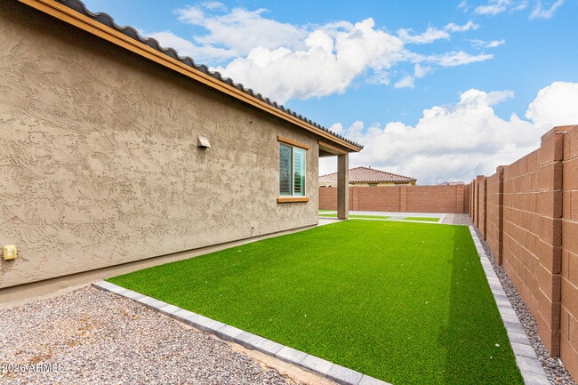 Building Photo - 18453 W Elwood St