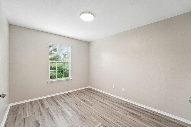 Building Photo - 9209 Bowfield Dr