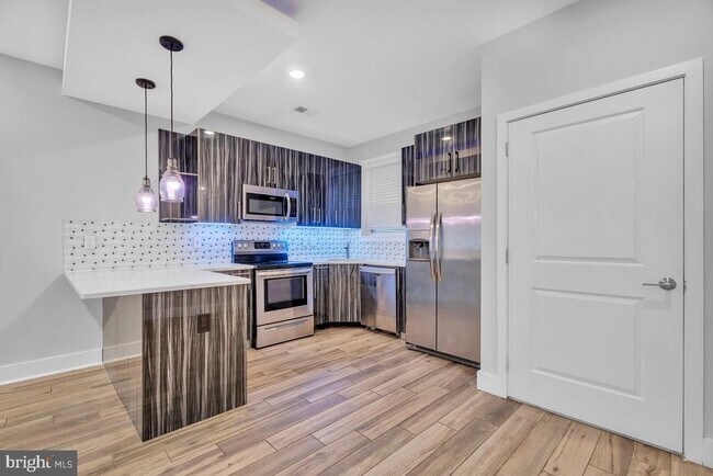 Building Photo - 2562 Frankford Ave