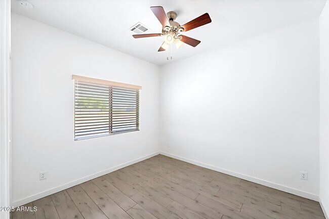 Building Photo - 10997 Cambria Cir